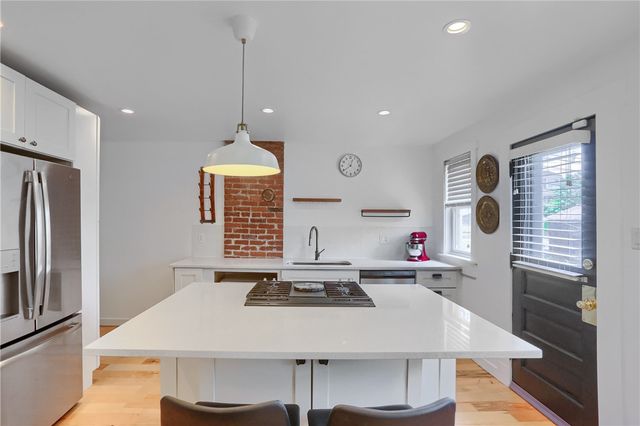 4023 Woolslayer Way, Bloomfield, PA 15224