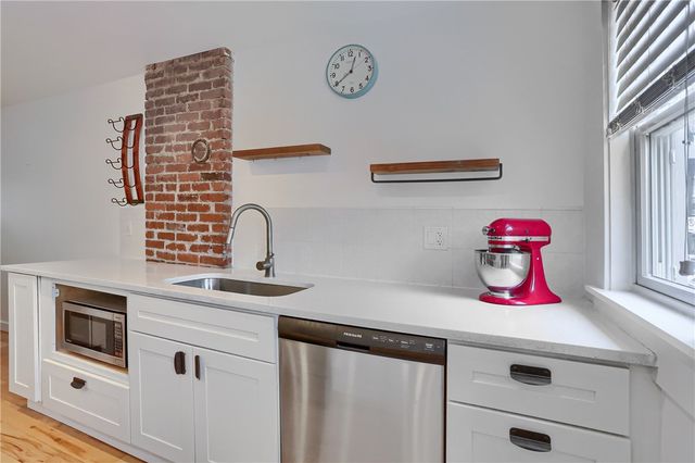 4023 Woolslayer Way, Bloomfield, PA 15224