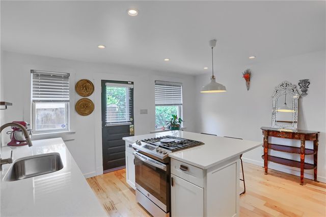 4023 Woolslayer Way, Bloomfield, PA 15224