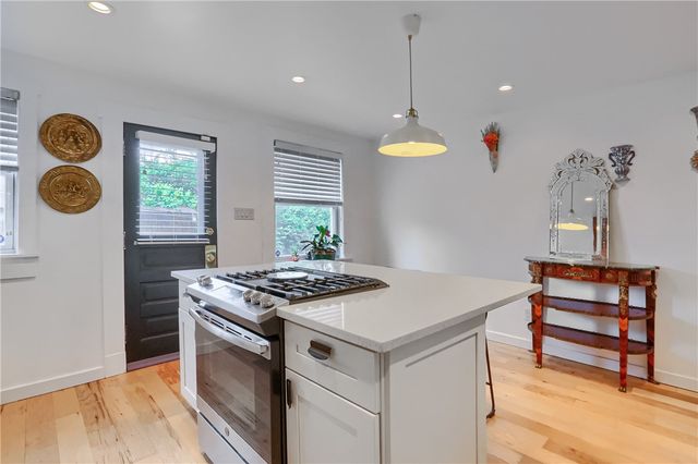 4023 Woolslayer Way, Bloomfield, PA 15224