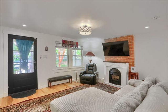 4023 Woolslayer Way, Bloomfield, PA 15224