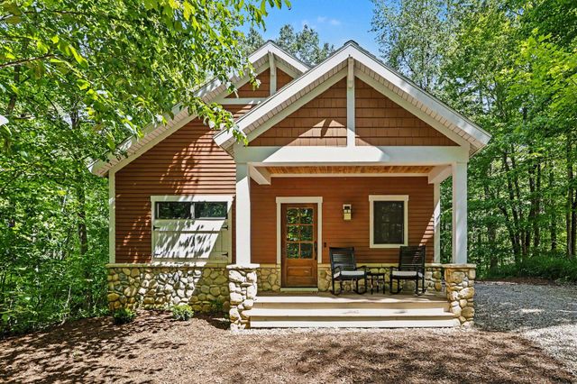 3411 Lake Chapin Drive, Oronoko Twp, MI 49103