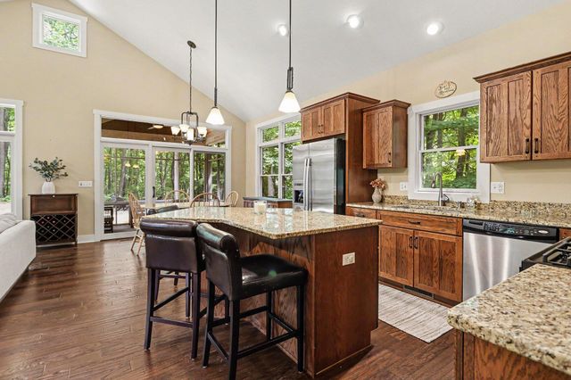 3411 Lake Chapin Drive, Oronoko Twp, MI 49103