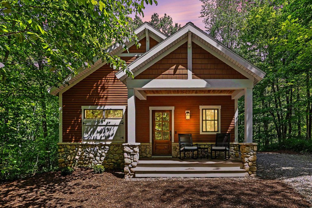 3411 Lake Chapin Drive, Oronoko Twp, MI 49103