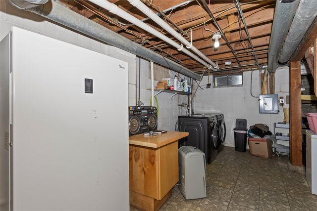 7610 SW 9th Place, Des Moines, IA 50315