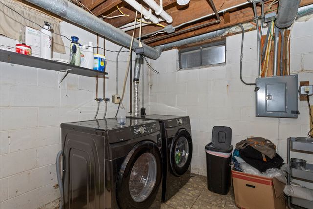 7610 SW 9th Place, Des Moines, IA 50315