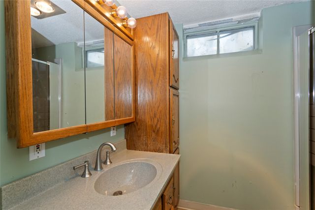 7610 SW 9th Place, Des Moines, IA 50315