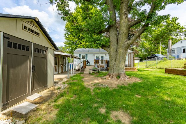7610 SW 9th Place, Des Moines, IA 50315