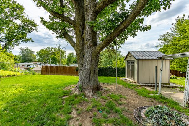 7610 SW 9th Place, Des Moines, IA 50315