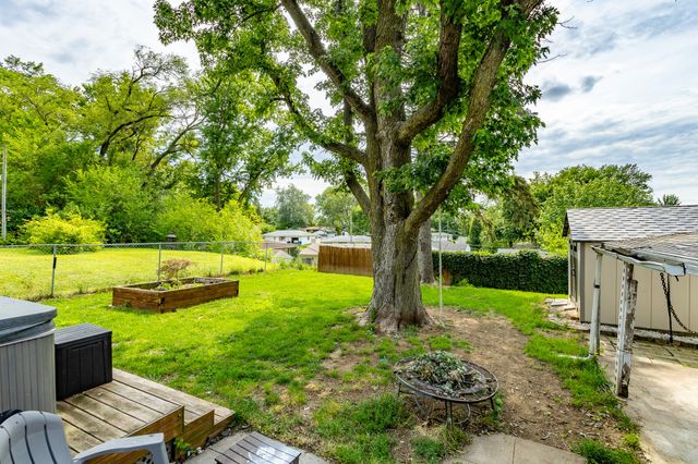 7610 SW 9th Place, Des Moines, IA 50315