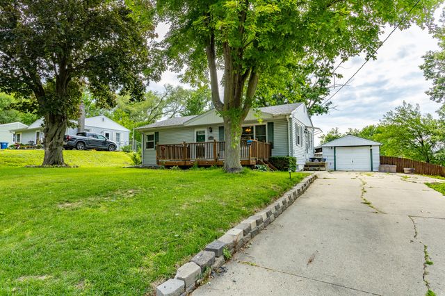 7610 SW 9th Place, Des Moines, IA 50315
