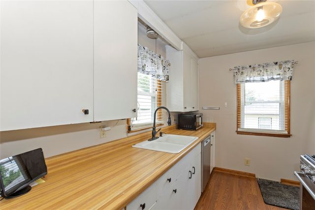7610 SW 9th Place, Des Moines, IA 50315