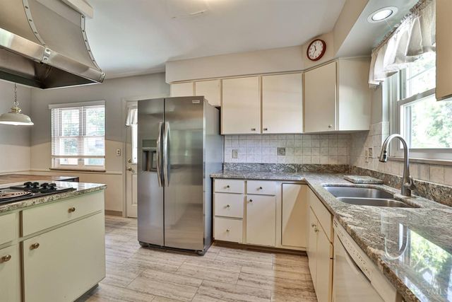 6829 Springcrest Circle, Madeira, OH 45243