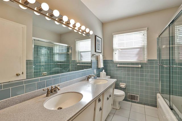 6829 Springcrest Circle, Madeira, OH 45243