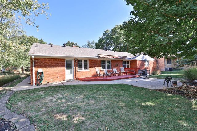 6829 Springcrest Circle, Madeira, OH 45243