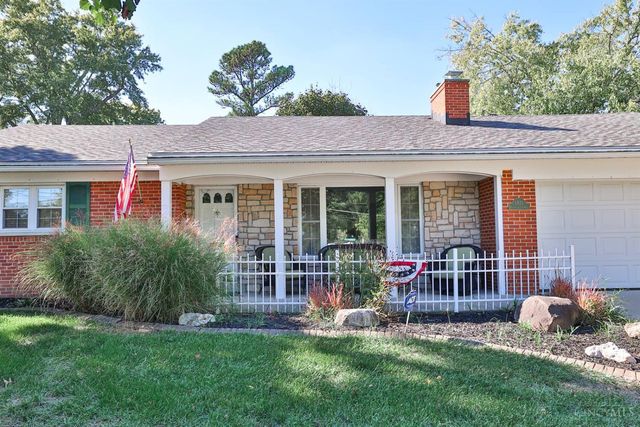 6829 Springcrest Circle, Madeira, OH 45243