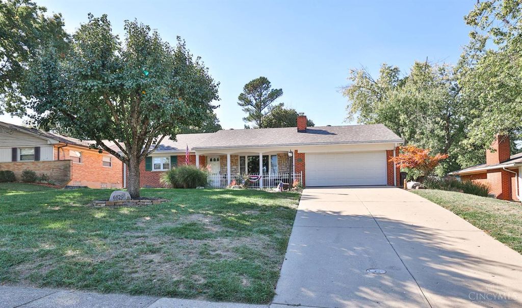 6829 Springcrest Circle, Madeira, OH 45243