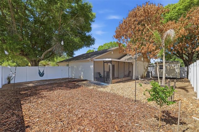 2116 INTERVISTA LN, Valrico, FL 33594