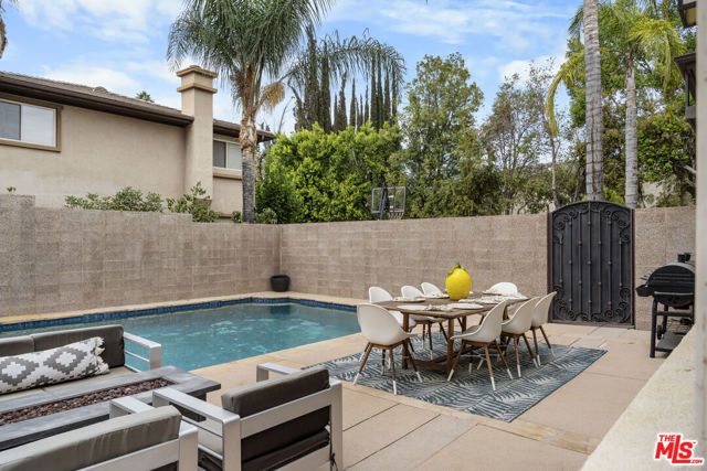 18330 Hanan Court, Tarzana (los Angeles), CA 91356