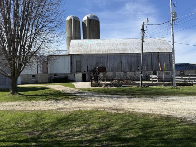 2109 E Tapawingo ROAD, Mishicot, WI 54228