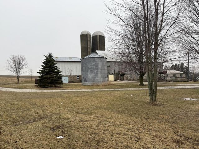 2109 E Tapawingo ROAD, Mishicot, WI 54228