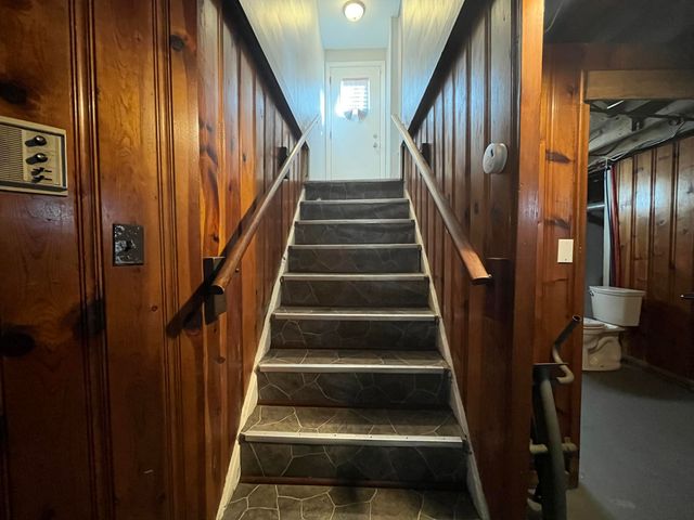 19977 Elkhart Street, Harper Woods City, MI 48225