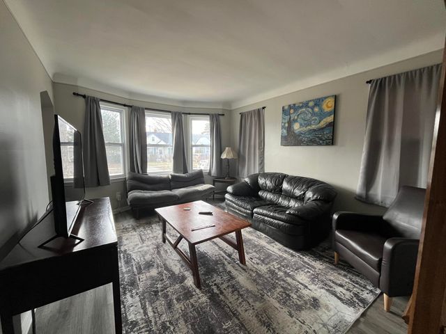 19977 Elkhart Street, Harper Woods City, MI 48225