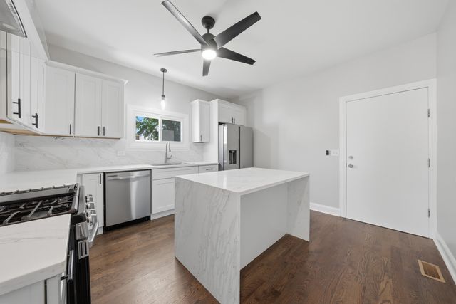 1232 Gunderson Avenue, Berwyn, IL 60402