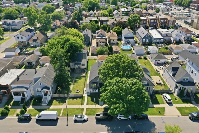 1232 Gunderson Avenue, Berwyn, IL 60402