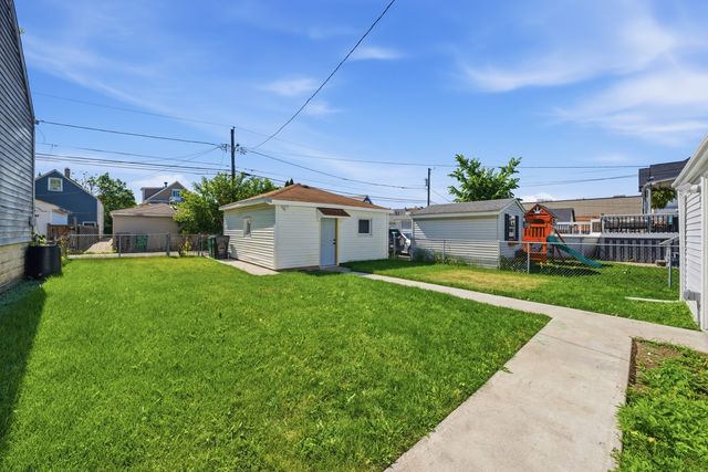 1232 Gunderson Avenue, Berwyn, IL 60402