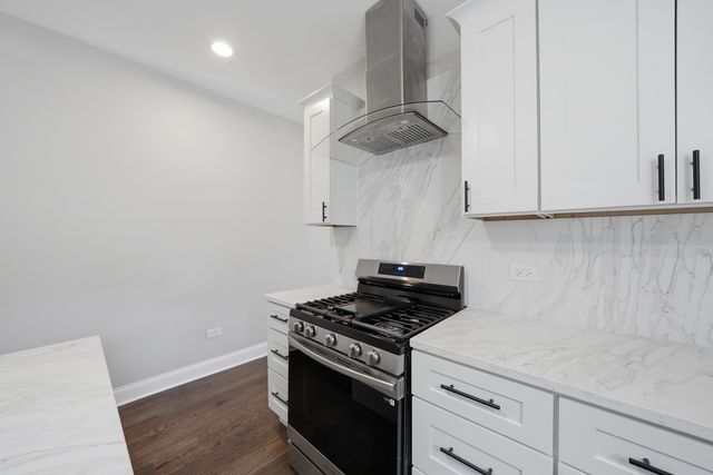 1232 Gunderson Avenue, Berwyn, IL 60402
