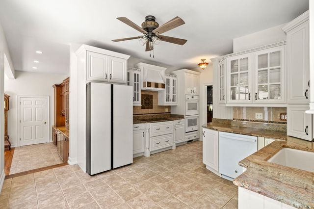 38 Rowell E Road, Brentwood, NH 03833