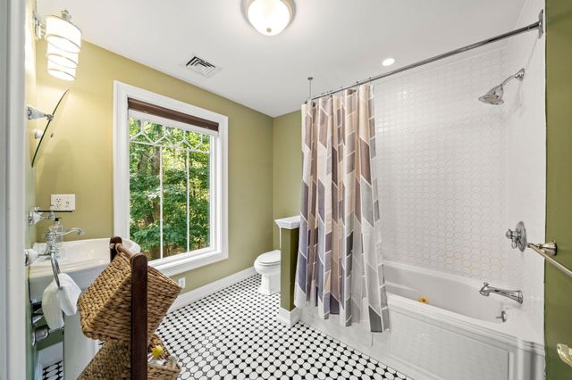 38 Rowell E Road, Brentwood, NH 03833