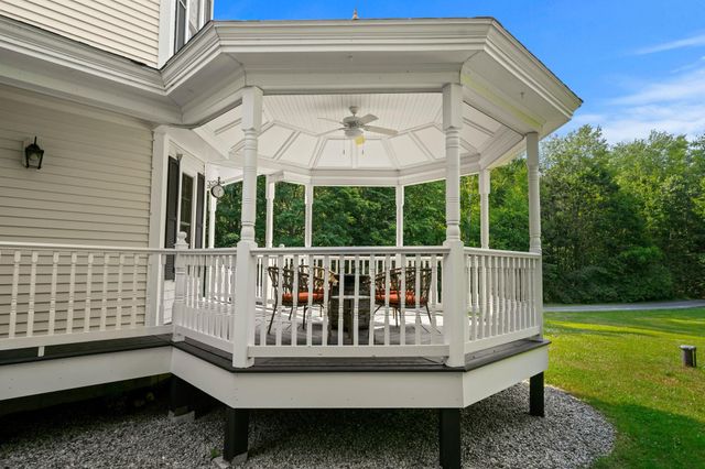 38 Rowell E Road, Brentwood, NH 03833