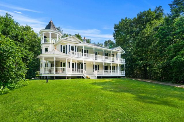 38 Rowell E Road, Brentwood, NH 03833
