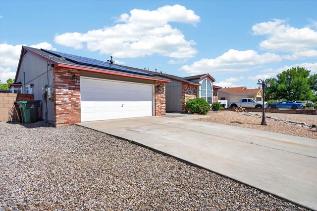 2413 Agua Fria Drive NE, Rio Rancho, NM 87144