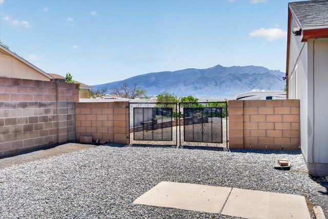 2413 Agua Fria Drive NE, Rio Rancho, NM 87144