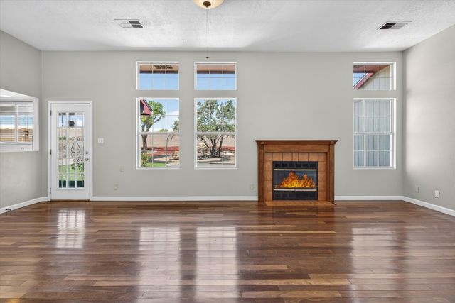 2413 Agua Fria Drive NE, Rio Rancho, NM 87144