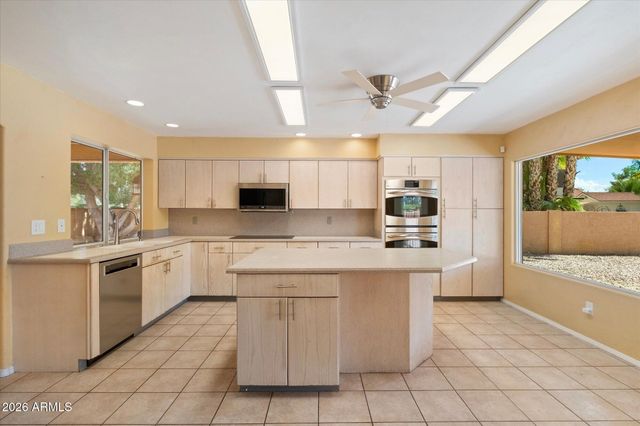6235 E PARADISE Lane, Scottsdale, AZ 85254