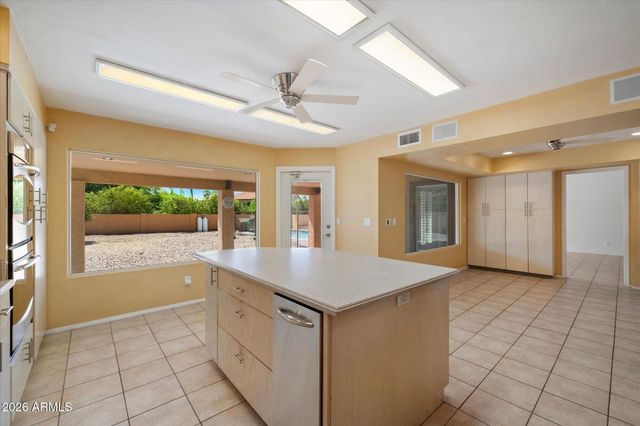 6235 E PARADISE Lane, Scottsdale, AZ 85254