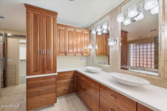6235 E PARADISE Lane, Scottsdale, AZ 85254
