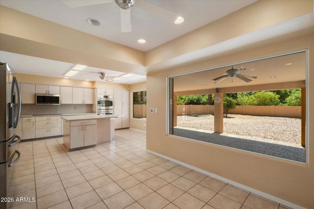 6235 E PARADISE Lane, Scottsdale, AZ 85254