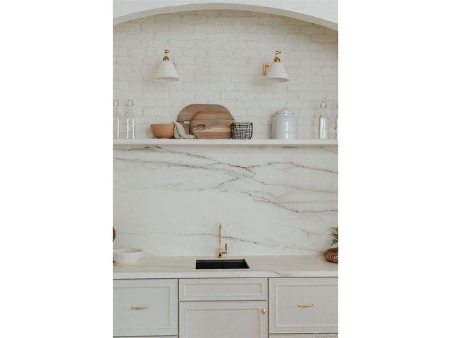 15385 King Ct, Broomfield, CO 80023