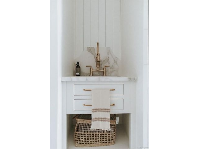 15385 King Ct, Broomfield, CO 80023