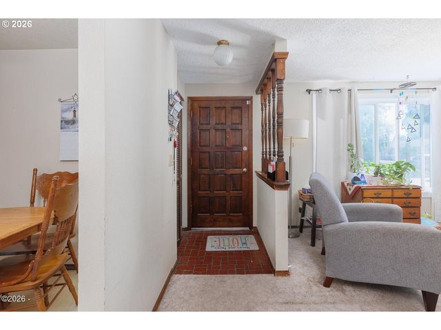 925 Se VIEWMONT Ave, Corvallis, OR 97333