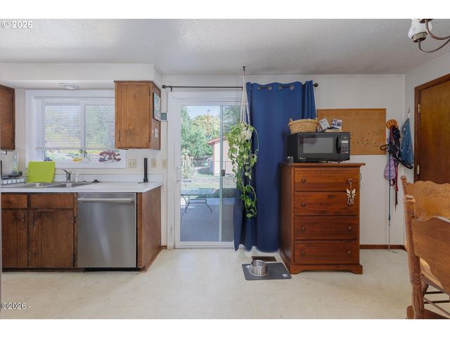 925 Se VIEWMONT Ave, Corvallis, OR 97333