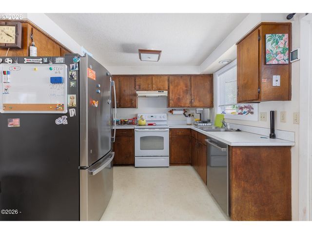 925 Se VIEWMONT Ave, Corvallis, OR 97333