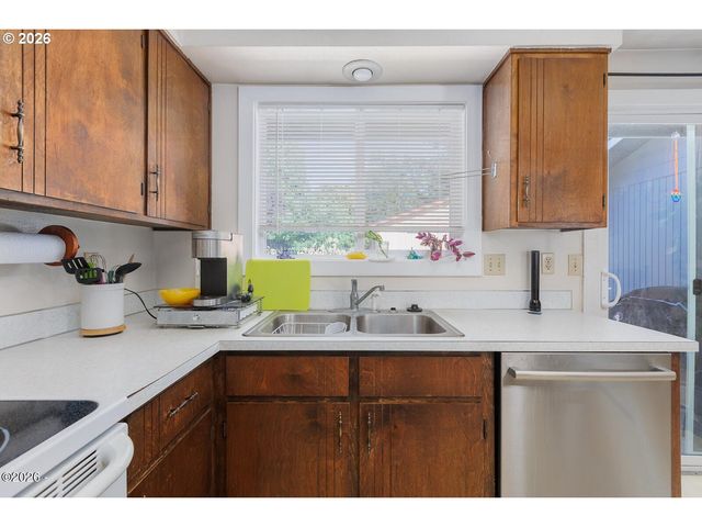 925 Se VIEWMONT Ave, Corvallis, OR 97333
