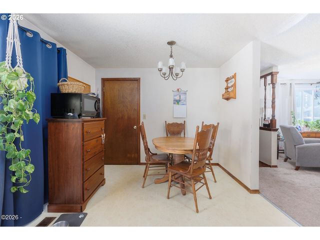 925 Se VIEWMONT Ave, Corvallis, OR 97333