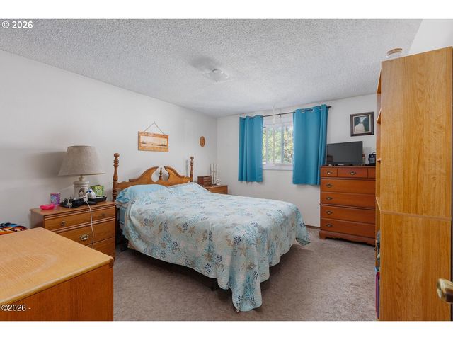 925 Se VIEWMONT Ave, Corvallis, OR 97333